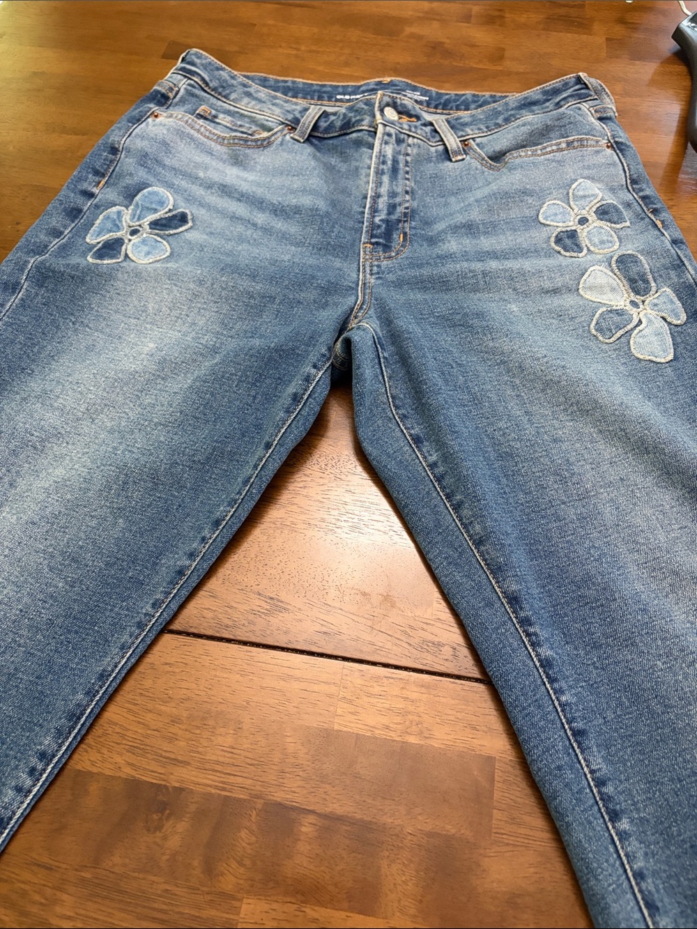Women’s Blue Floral-Appliqué Jeans